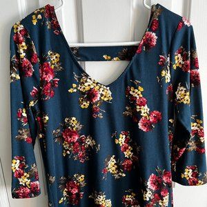 Nine Britton Blouse women's Size small, 3/4 sleeve workwear, Blue & Floral Print